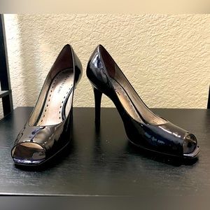 Gianni Bini navy patent leather heels